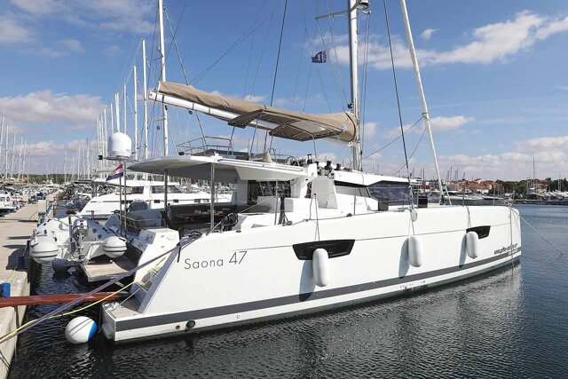 Fountaine Pajot Saona 47 Quintet - 5 + 1 cab. Fee